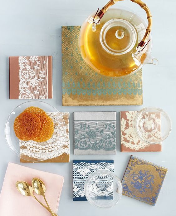 DIY Fredag: Bordskåner med blondemønster