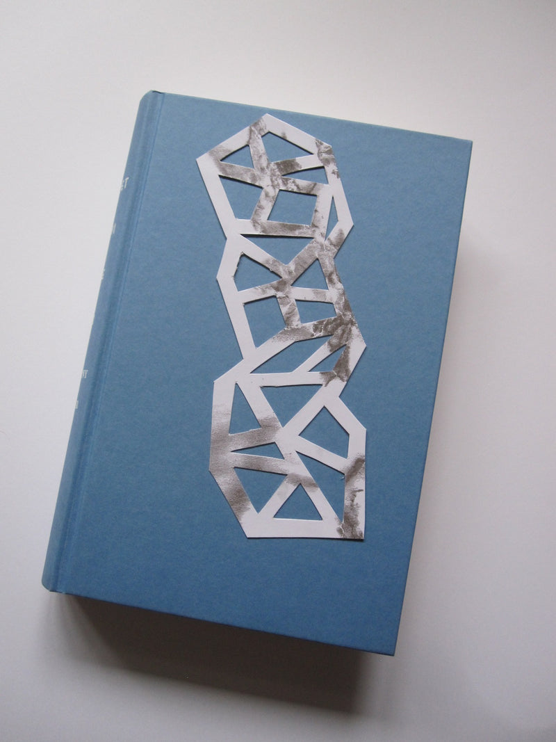 DIY Fredag: Geometrisk bogmærke med hulmønster