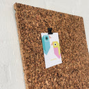 Rustik korktavle i 2 cm tyk kork i 50x50 cm. som kan bruges som opslagstavle.