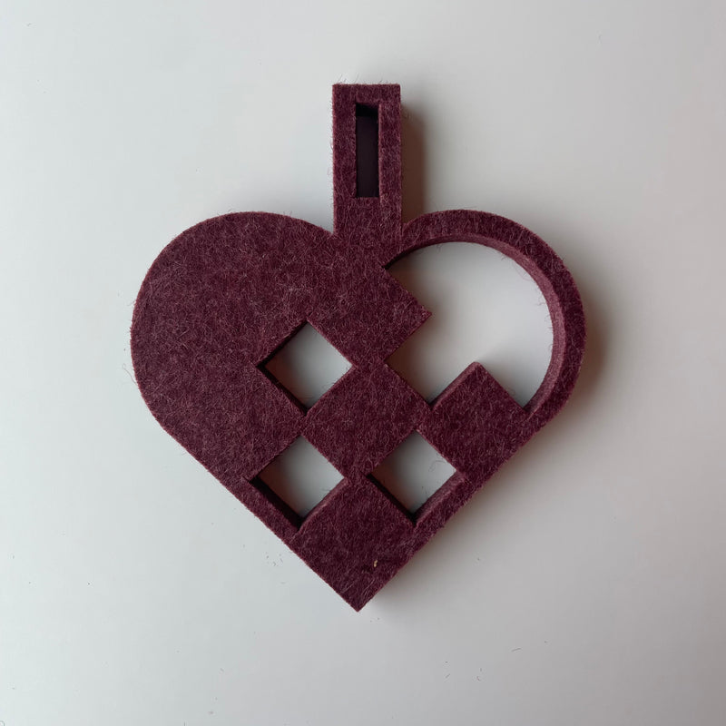 Julehjerte udskåret i 9 mm filt akustik
