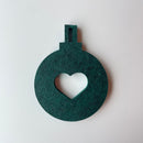 Julekugle med hjerte udskåret i 9 mm filt akustik