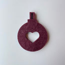 Julekugle med hjerte udskåret i 9 mm filt akustik