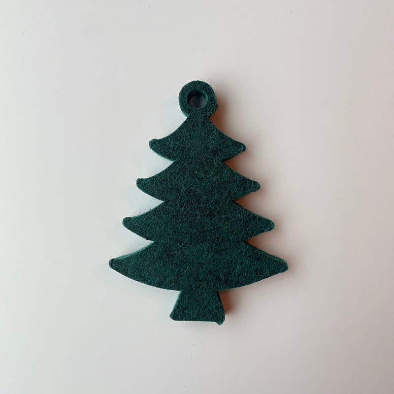 Juletræ udskåret i 9 mm filt akustik