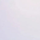 Jævn, lys overflade med glansfuld finish, der reflekterer lys jævnt og ensartet.