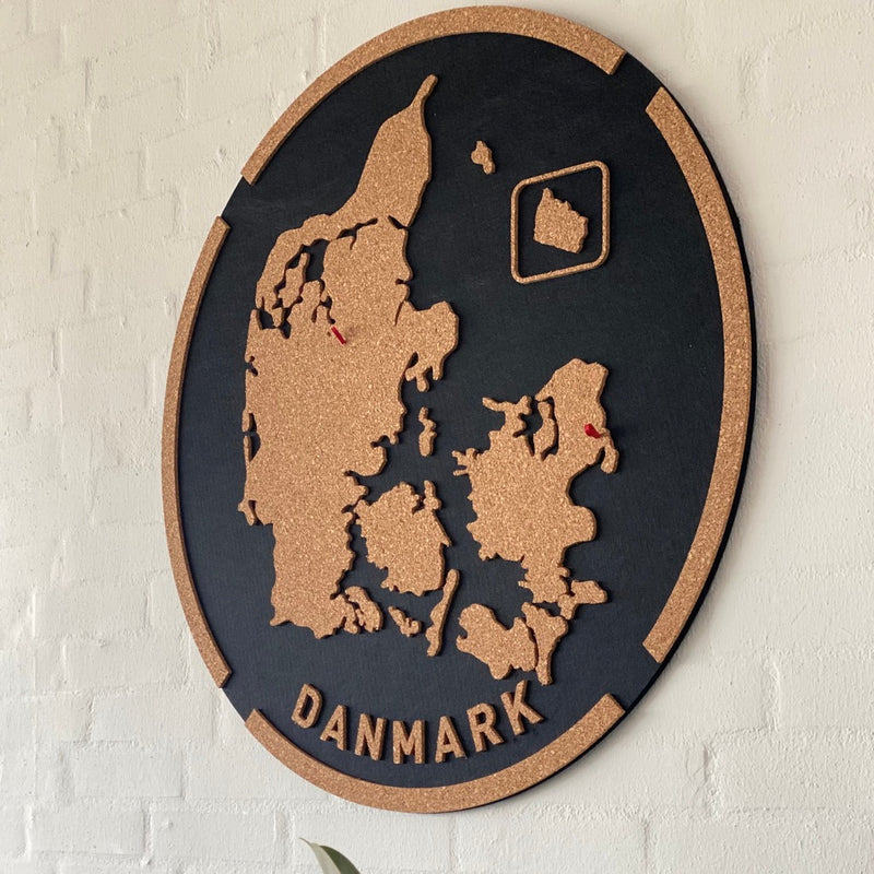 Filtpanel - Danmarkskort udskåret i kork med kant
