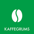 Grøn baggrund med hvid kaffebønne ikon og teksten "KAFFEGRUMS" i fed skrift nedenunder.