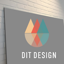 Firkantet skilt med geometrisk mønster og teksten "DIT DESIGN" på grå baggrund mod murstensvæg.