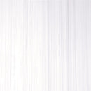 Hvid flueforhæng med lodrette, teksturerede linjer, måler 90x200 cm.