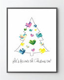 Plakat med minimalistisk juletræ, farverige fugle og teksten "Let's decorate the Christmas tree!"
